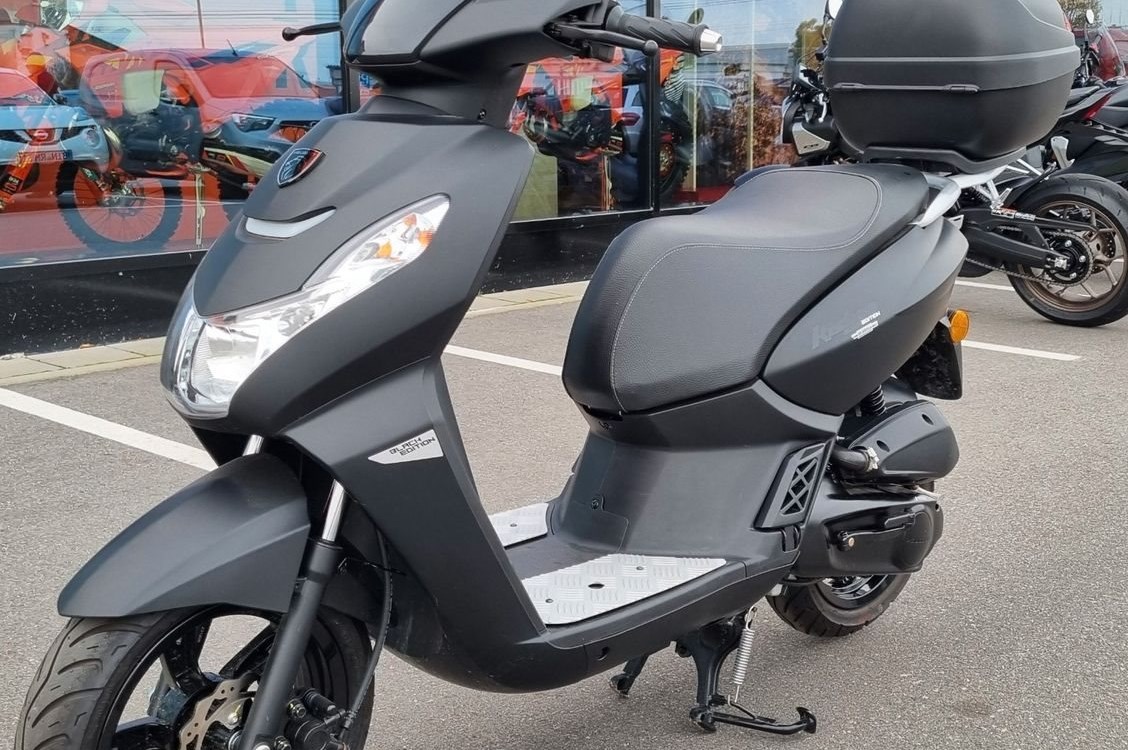 Zum Vergrößern bitte anklicken! Angebot Peugeot Kisbee 50 Black Edition