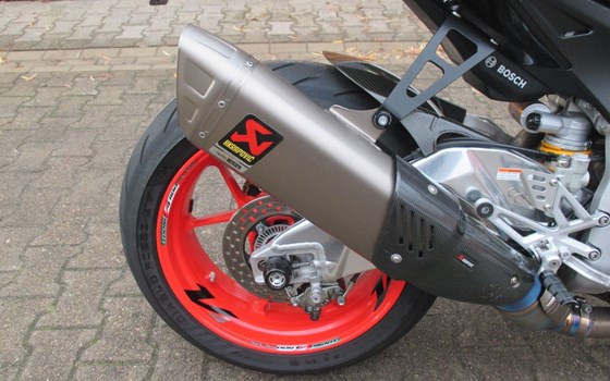Gebrauchtmotorrad Aprilia Tuono V4 1100 Factory - Bild 12