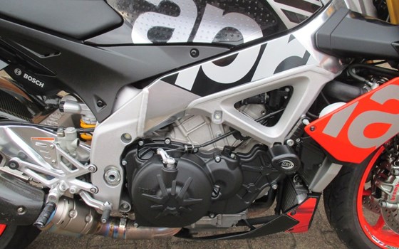 Gebrauchtmotorrad Aprilia Tuono V4 1100 Factory - Bild 13