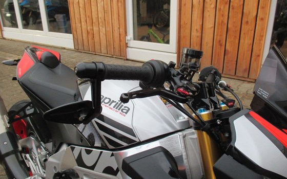 Gebrauchtmotorrad Aprilia Tuono V4 1100 Factory - Bild 15