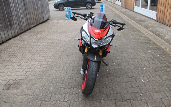 Gebrauchtmotorrad Aprilia Tuono V4 1100 Factory - Bild 7