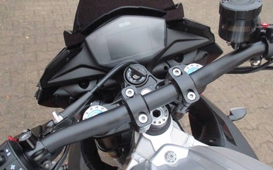 Gebrauchtmotorrad Aprilia Tuono V4 1100 Factory - Bild 9