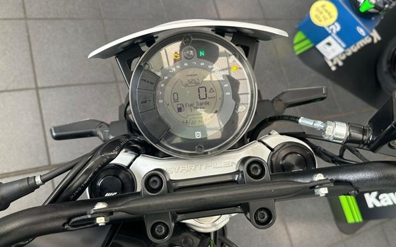 Gebrauchtmotorrad Husqvarna Svartpilen 125 - Bild 12