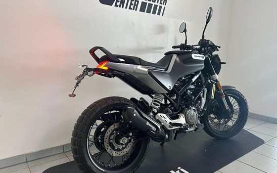 Gebrauchtmotorrad Husqvarna Svartpilen 125 - Bild 6