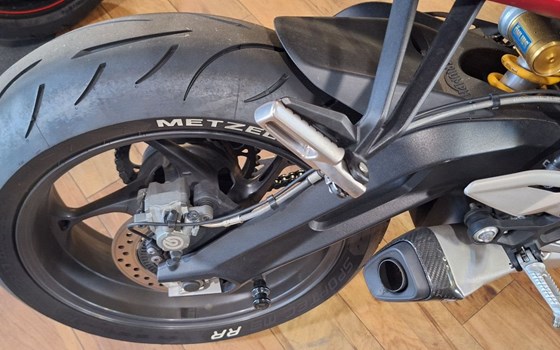 Gebrauchtmotorrad Triumph Street Triple RS - Bild 3