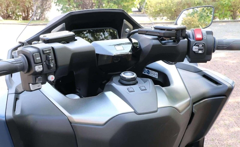 Angebot Honda Forza 750 Bild 4: Angebot Honda Forza 750