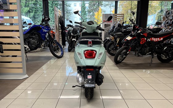 Neufahrzeug Vespa Primavera 50 4T - Bild 4 Neufahrzeug Vespa Primavera 50 4T - Bild 4