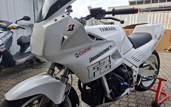 Gebrauchtmotorrad Yamaha FZ 750 - Bild 2 Gebrauchtmotorrad Yamaha FZ 750 - Bild 2