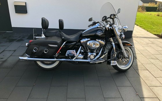 Gebrauchtmotorrad Harley-Davidson Road King Classic FLHRC - Bild 2