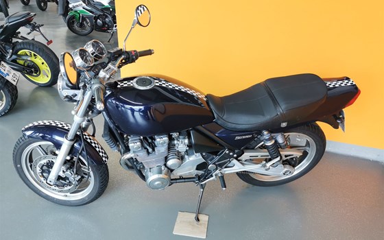 Gebrauchtmotorrad Kawasaki Zephyr 550 - Bild 2