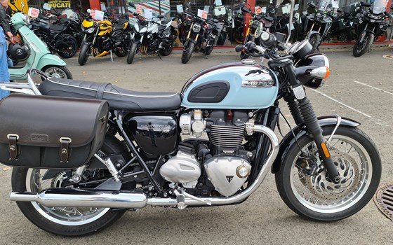 Gebrauchtmotorrad Triumph BONNEVILLE T120 CHROME EDITION - Bild 1 Gebrauchtmotorrad Triumph BONNEVILLE T120 CHROME EDITION - Bild 1