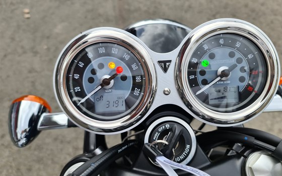 Gebrauchtmotorrad Triumph BONNEVILLE T120 CHROME EDITION - Bild 10 Gebrauchtmotorrad Triumph BONNEVILLE T120 CHROME EDITION - Bild 10