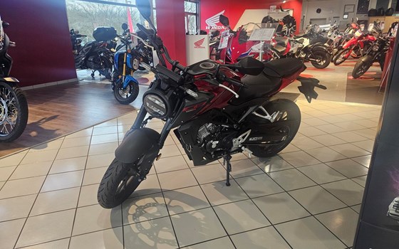 Gebrauchtmotorrad Honda CB125R - Bild 1