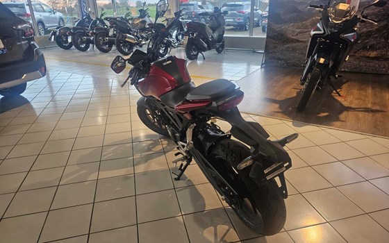 Gebrauchtmotorrad Honda CB125R - Bild 3