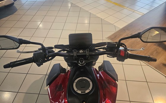 Gebrauchtmotorrad Honda CB125R - Bild 5