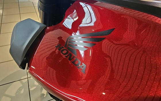 Gebrauchtmotorrad Honda CB125R - Bild 8