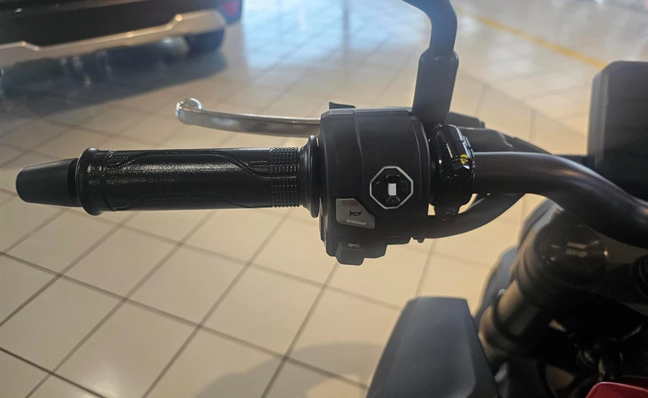 Angebot Honda CB125R Bild 6: Angebot Honda CB125R