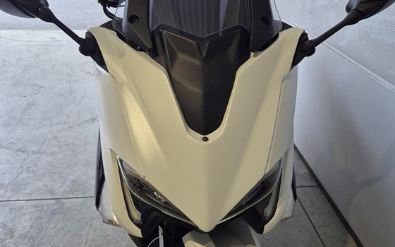 Gebrauchtmotorrad Yamaha TMAX DX - Bild 8 Gebrauchtmotorrad Yamaha TMAX DX - Bild 8