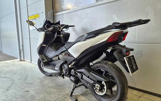 Gebrauchtmotorrad Yamaha TMAX DX - Bild 2 Gebrauchtmotorrad Yamaha TMAX DX - Bild 2