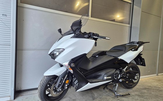 Gebrauchtmotorrad Yamaha TMAX DX - Bild 3 Gebrauchtmotorrad Yamaha TMAX DX - Bild 3