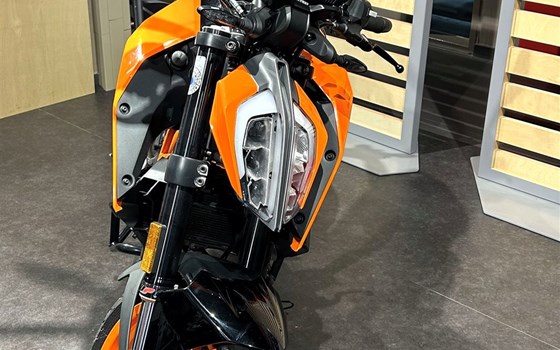 Gebrauchtmotorrad KTM 390 Duke - Bild 1 Gebrauchtmotorrad KTM 390 Duke - Bild 1