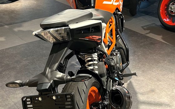 Gebrauchtmotorrad KTM 390 Duke - Bild 2 Gebrauchtmotorrad KTM 390 Duke - Bild 2