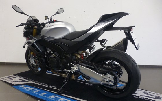 Motorrad Occasion Aprilia Tuono V4 1100 - Bild 4