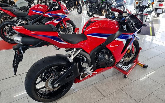 Gebrauchtmotorrad Honda CBR600RR - Bild 2