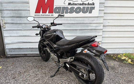 Gebrauchtmotorrad Suzuki SFV 650 Gladius - Bild 4
