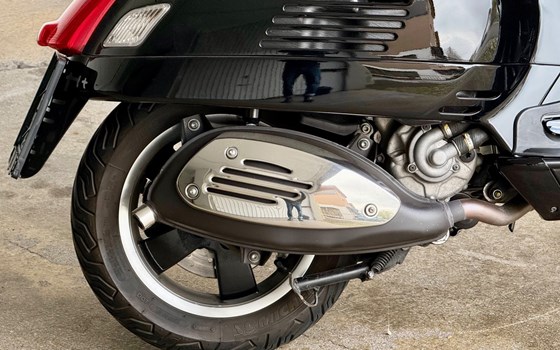 Gebrauchtmotorrad Vespa GTS 300 - Bild 11 Gebrauchtmotorrad Vespa GTS 300 - Bild 11