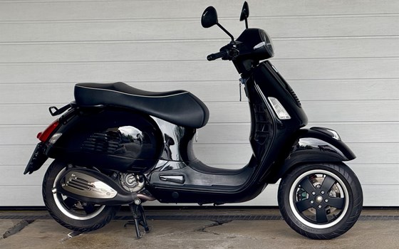 Gebrauchtmotorrad Vespa GTS 300 - Bild 2 Gebrauchtmotorrad Vespa GTS 300 - Bild 2