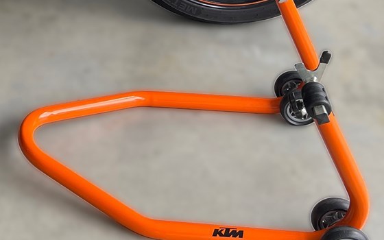 Gebrauchtmotorrad KTM 990 Supermoto R - Bild 3 Gebrauchtmotorrad KTM 990 Supermoto R - Bild 3