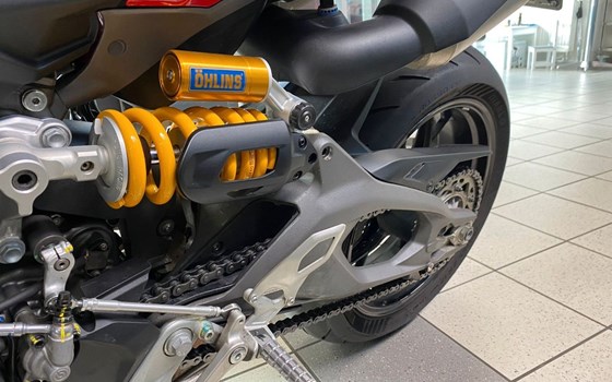 Gebrauchtmotorrad Ducati Streetfighter V2 S - Bild 4