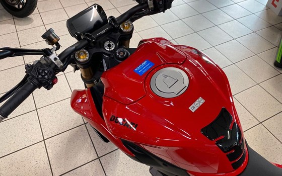 Gebrauchtmotorrad Ducati Streetfighter V2 S - Bild 5