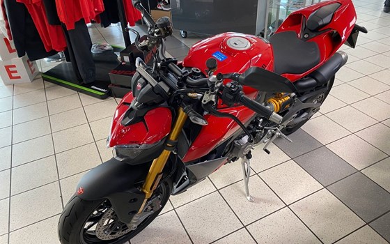 Gebrauchtmotorrad Ducati Streetfighter V2 S - Bild 6