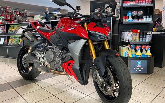 Gebrauchtmotorrad Ducati Streetfighter V2 S - Bild 7