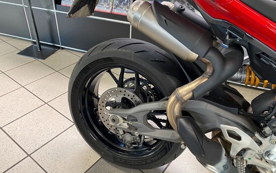 Gebrauchtmotorrad Ducati Streetfighter V2 S - Bild 8