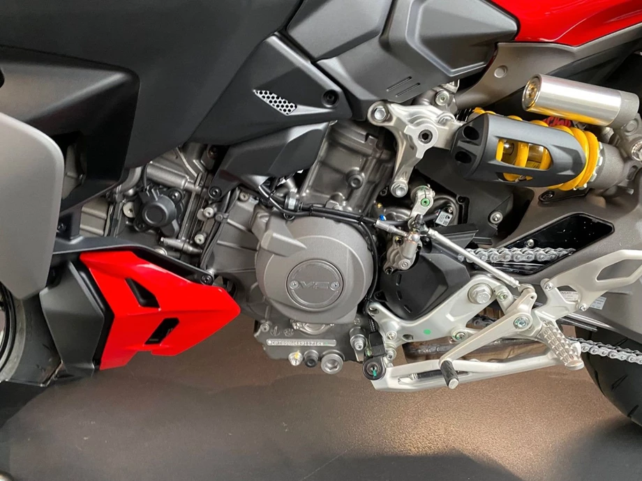 Angebot Ducati Streetfighter V2 Bild 7: Angebot Ducati Streetfighter V2