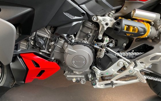 Gebrauchtmotorrad Ducati Streetfighter V2 - Bild 7