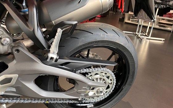 Gebrauchtmotorrad Ducati Streetfighter V2 - Bild 8