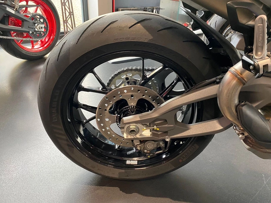 Angebot Ducati Streetfighter V2 Bild 9: Angebot Ducati Streetfighter V2