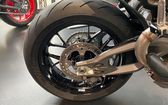 Gebrauchtmotorrad Ducati Streetfighter V2 - Bild 9