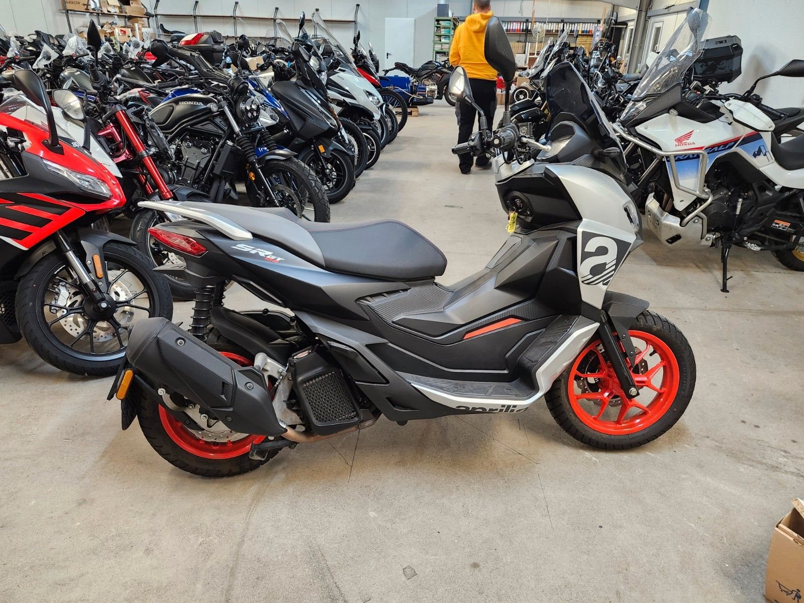 Aprilia SR GT 125