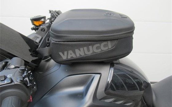 Gebrauchtmotorrad CFMOTO 800NK Advanced - Bild 23 Gebrauchtmotorrad CFMOTO 800NK Advanced - Bild 23