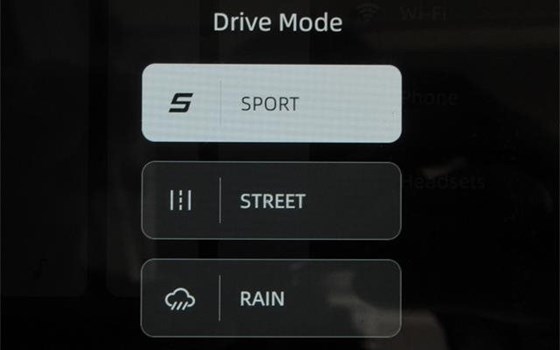 Gebrauchtmotorrad CFMOTO 800NK Advanced - Bild 9 Gebrauchtmotorrad CFMOTO 800NK Advanced - Bild 9