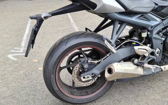 Gebrauchtmotorrad Triumph Street Triple - Bild 5 Gebrauchtmotorrad Triumph Street Triple - Bild 5