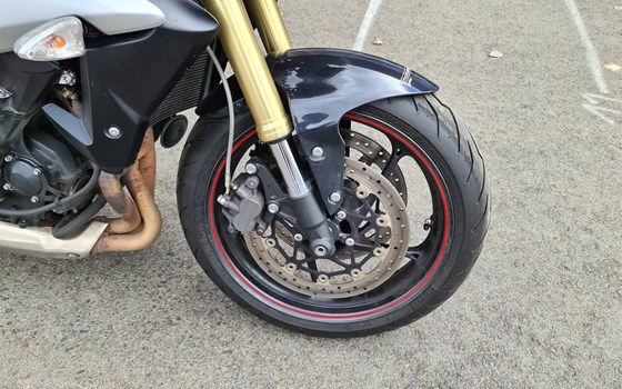 Gebrauchtmotorrad Triumph Street Triple - Bild 6 Gebrauchtmotorrad Triumph Street Triple - Bild 6