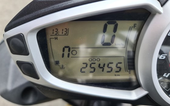 Gebrauchtmotorrad Triumph Street Triple - Bild 9 Gebrauchtmotorrad Triumph Street Triple - Bild 9