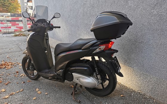 Gebrauchtmotorrad Honda SH300i - Bild 2 Gebrauchtmotorrad Honda SH300i - Bild 2