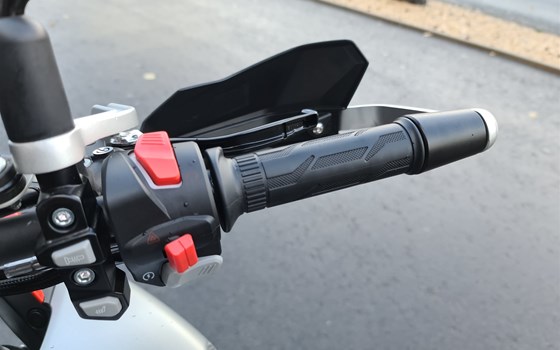 Gebrauchtmotorrad QJ Motor SRT 700 SX - Bild 11